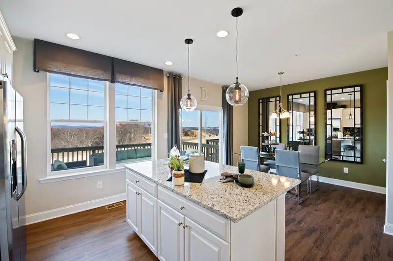 Kitchen & Dining