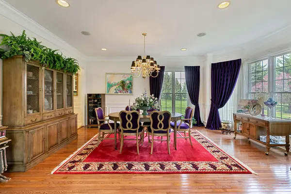 Formal Dining