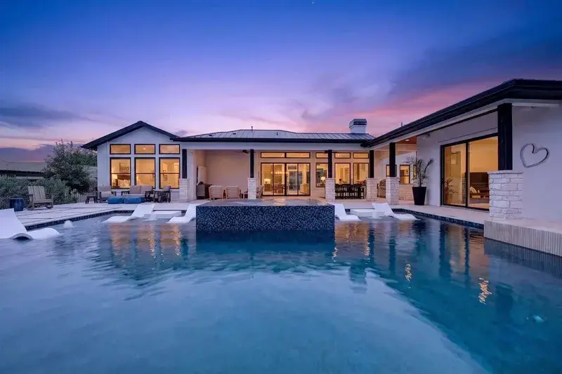 twilight photo back yard pool real estate photography - HomeJab