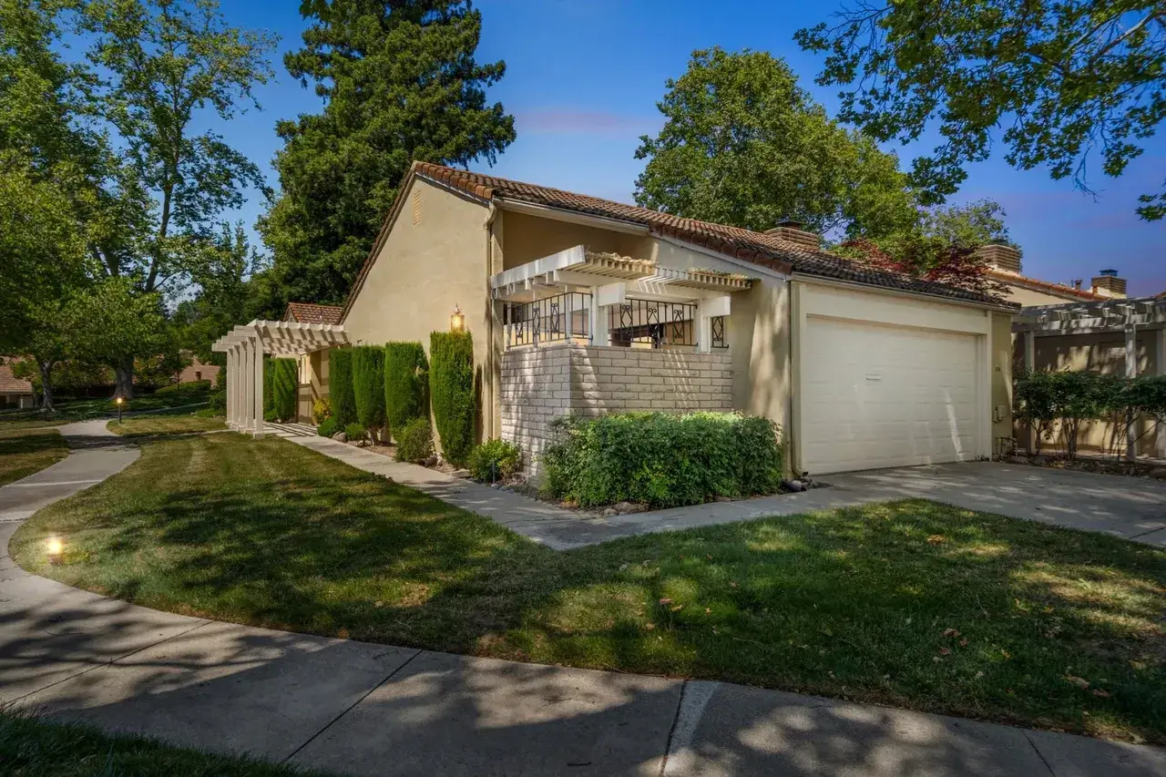 The Art of Customer Service in Real Estate Photography