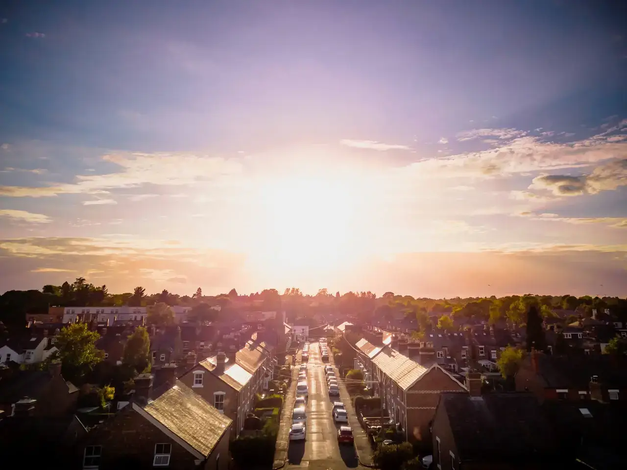 Golden Hour vs Blue Hour: Mastering Lighting in Real Estate Photography