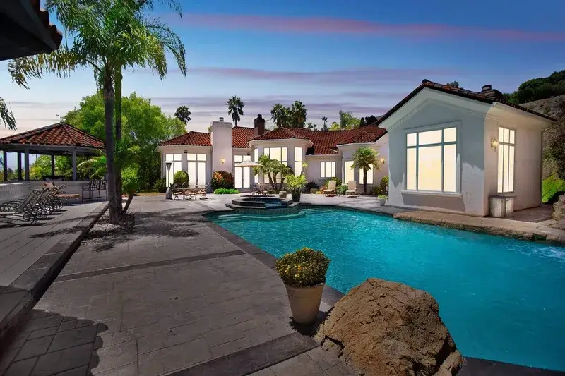 Virtual dusk enhancement of exterior property photo - Virtual Dusk
