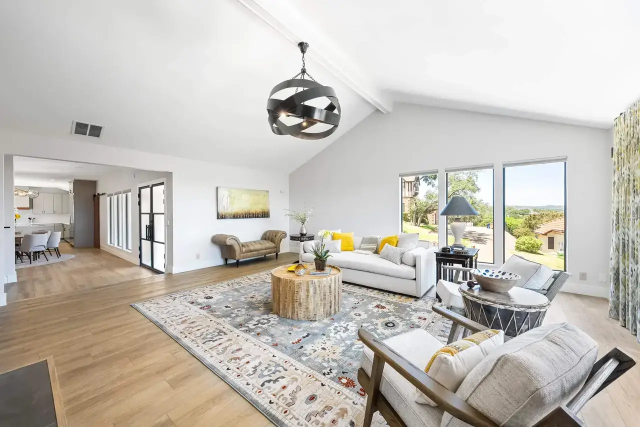 Navigating Privacy Laws and Respecting Boundaries in Real Estate Photography