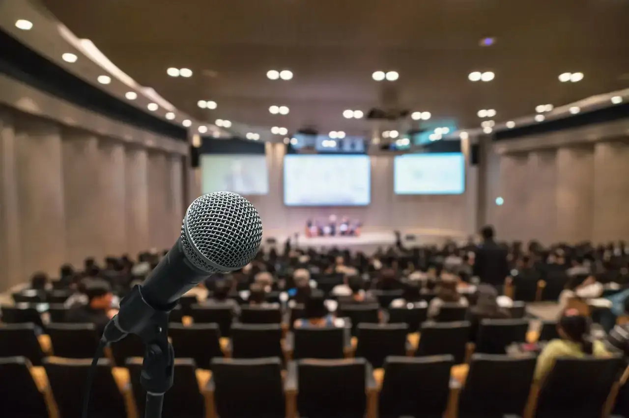 Top Events for Real Estate Agents to Host with a Photographer