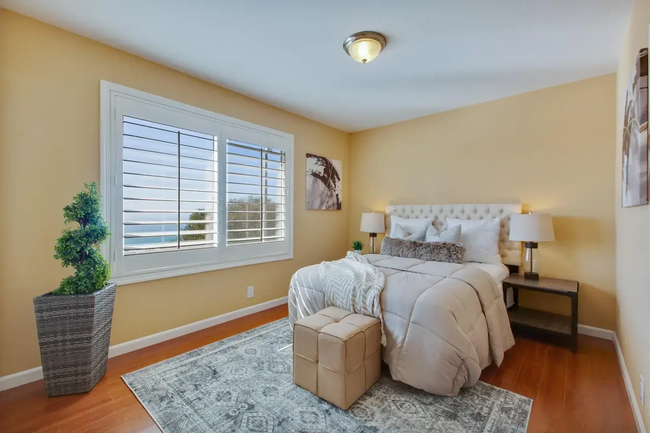 4 Character Traits to Land the Best Real Estate Photography Jobs